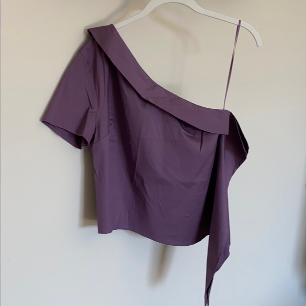 Express one sleeve blouse 💜